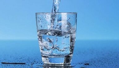 איך לרדת במשקל על דיאטת שתייה